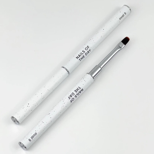 NAILS OF THE DAY Professional Brush Oval, 9 mm