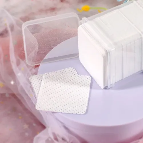 Perforated, lint-free napkins in a box, 100 pieces. Teysha